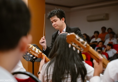 ĐÔI NÉT VỀ GUITARIST LÊ NGỌC NIỂN